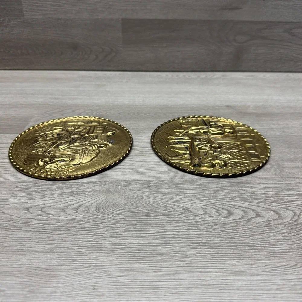 Vintage English Brass Repoussé Wall Plaques Tavern Scene Horse & Carriage 2 - 6